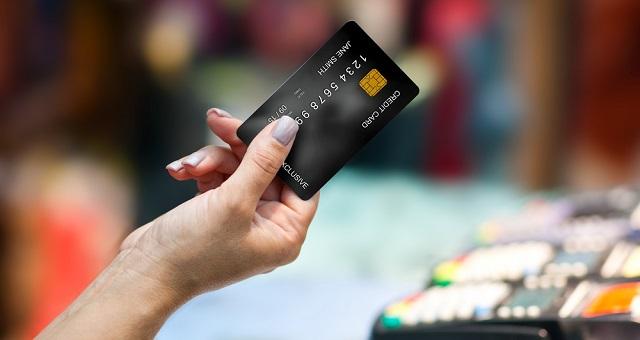 クレジットカードで購入できるものは、モノだけに限らない？基本的なクレジットカードの使い方から意外な活用方法まで